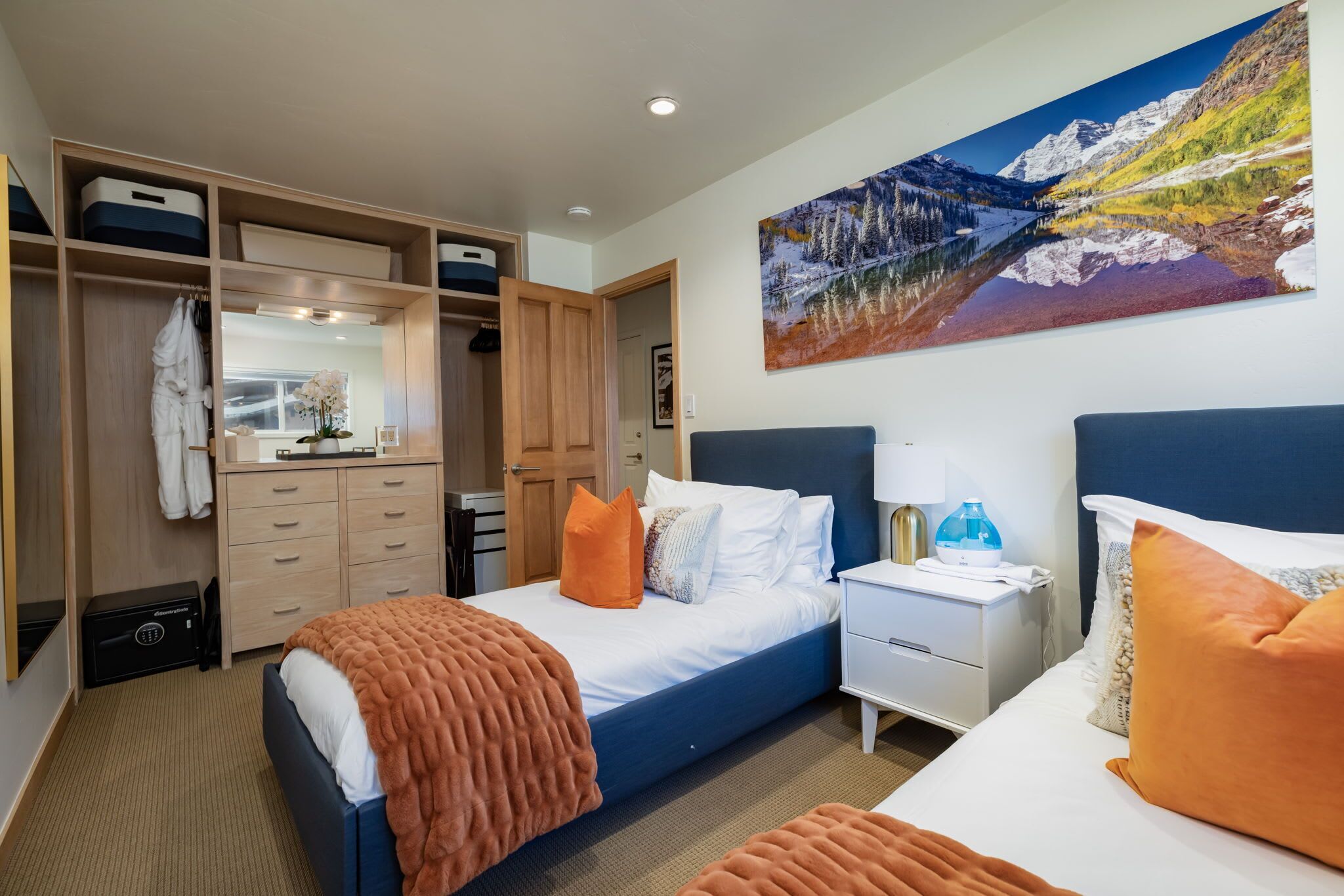 3 makuuhuonetta, silitysrauta/-lauta, vauvan matkasänky, Wi-Fi