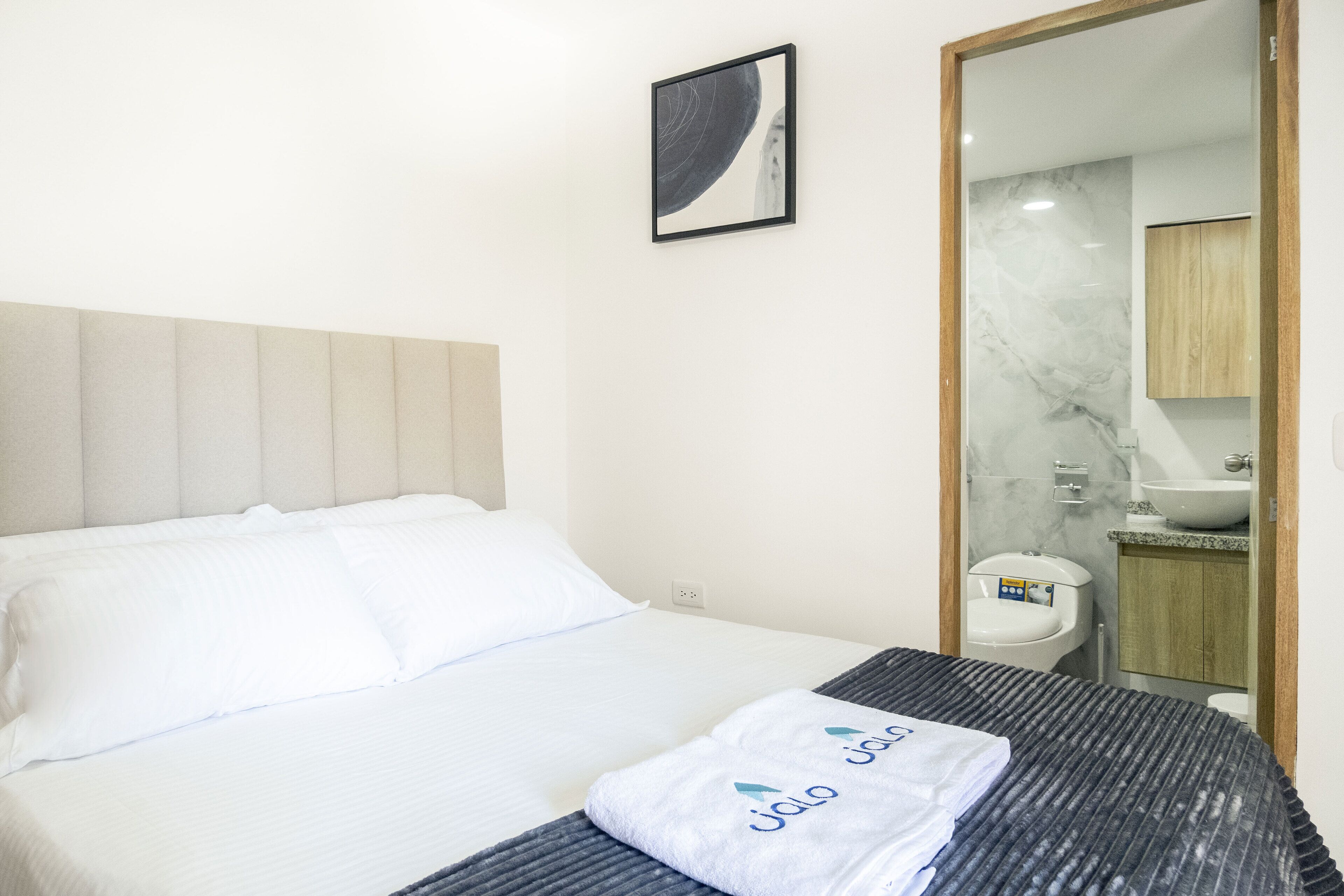 Huoneisto, kaupunkinäköala | Egyptinpuuvillaiset lakanat, ylelliset vuodevaatteet, untuvapeitot