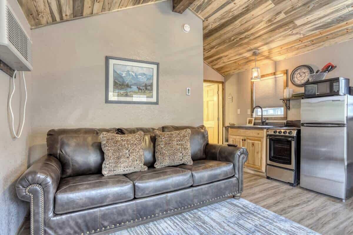 Televisión y oficina 