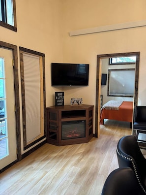 2 عدّة غرف نوم وواي فاي وملاءات أسرّة