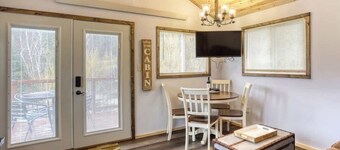 Cozy Creekside Retreat in the Black Hills