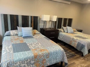 4 bedrooms, iron/ironing board, WiFi, bed sheets