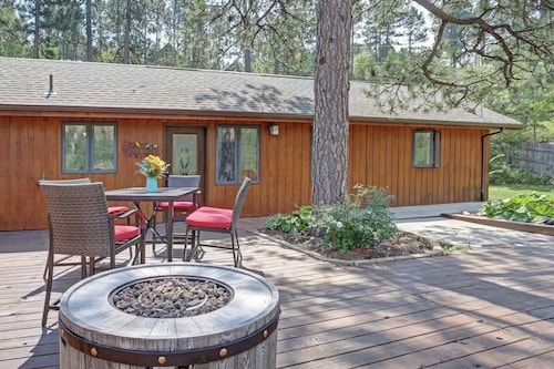 Rock Lodge Complete with Covered Parking and a Hot Tub!