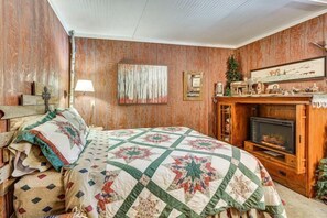 3 bedrooms, bed sheets