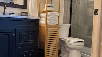 Bruser, hårtørrer, håndklæder, Shampoo