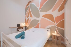 مكواة/لوح كي وواي فاي وملاءات أسرّة