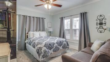 2 bedrooms, desk, iron/ironing board, free WiFi