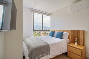 2 habitaciones, tabla de planchar con plancha, wifi y ropa de cama