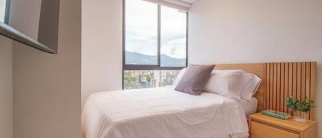 Iron/ironing board, WiFi, bed sheets