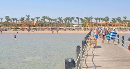 Snorkeling Paradise 5-Star Resort Stella Makadi,Beach & Pool access, Wi-Fi