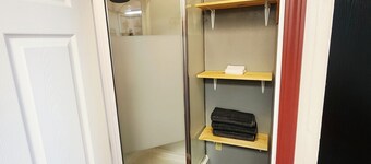 Charming 1-bedroom apartment in welcoming white mountain lakes with WiFi, AC