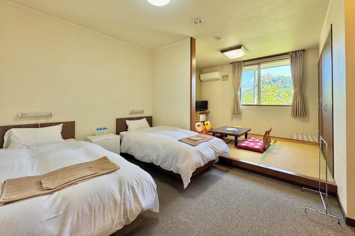 Japanese-style Quadruple Room | Hypo-allergenic bedding, free WiFi, bed sheets