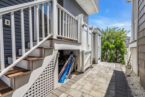 Property grounds - Seaside 3BR w/ Central AC, Balcony &  Outdoor Shower (Seaside Heights)
