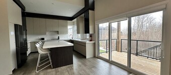 4-bedroom 3.5 Bath in delightful Blue Mountains