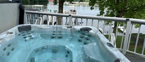 Baignoire à remous extérieure