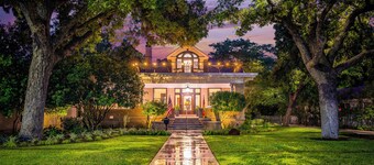 โซฟีส์ แกสท์เฮาส์