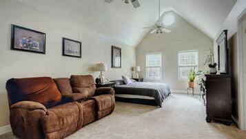 4 soveværelser, skrivebord, strygejern/strygebræt, gratis Wi-Fi