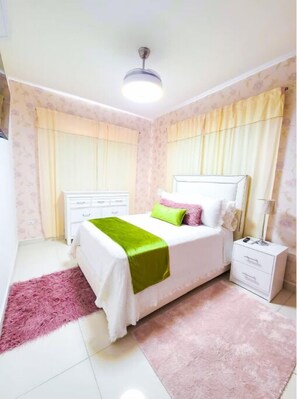 2 bedrooms, iron/ironing board, WiFi