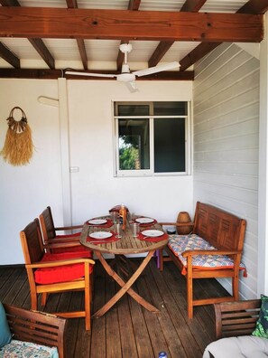 Dining - The Horizon of the Balisiers (STE ANNE)
