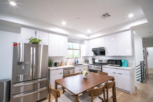 Stylish Private Room by Downtown LA