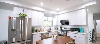 Stylish Private Room by Downtown LA