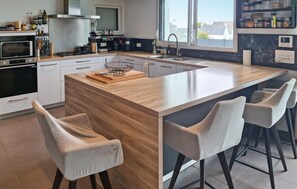 雪櫃、爐具、洗碗機