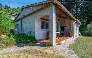 Terrace/patio - 2 bedroom awesome home in Grasse (Grasse)