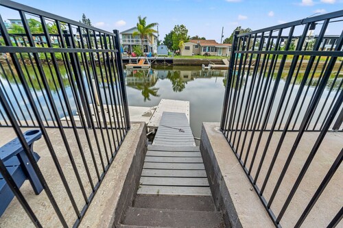 Waterfront Bliss in Hernando Beach. Dock, Kayaks & Sunsets