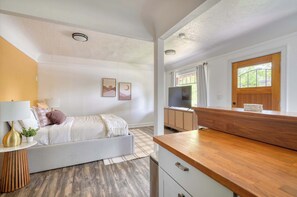 アイロン / アイロン台、旅行用ベビーベッド、WiFi、ベッドシーツ