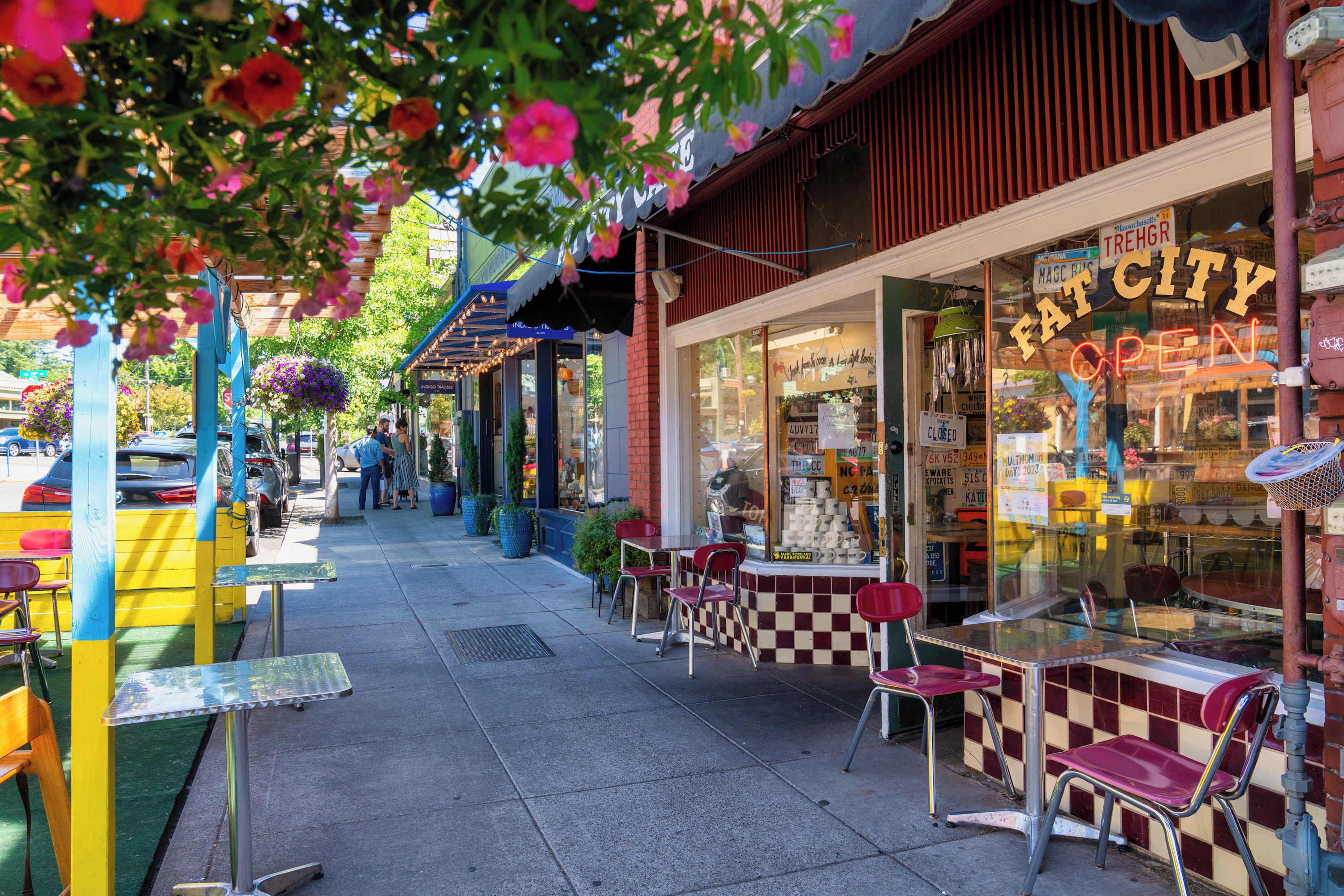 تناول الطعام بالخارج