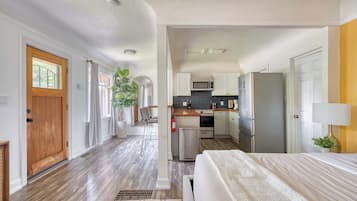 Iron/ironing board, travel crib, WiFi, bed sheets