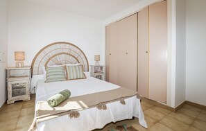 2 bedrooms - 2 bedroom nice home in Prunete (Prunete)