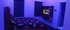 1 dormitori, planxa i posts de planxar i wifi