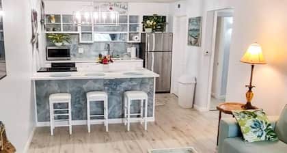 Cozy 1BR Condo - Pool & Wi-Fi