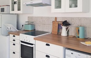 Réfrigérateur, four, plaque de cuisson, lave-vaisselle