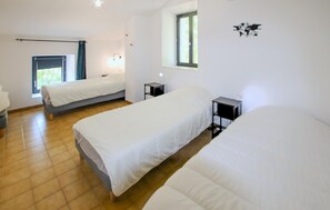 5 bedrooms, iron/ironing board, travel crib, free WiFi