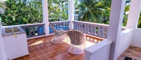 المنطقة المحيطة بالمنشأة