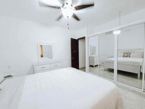 2 dormitorios, tabla de planchar con plancha, wifi y ropa de cama