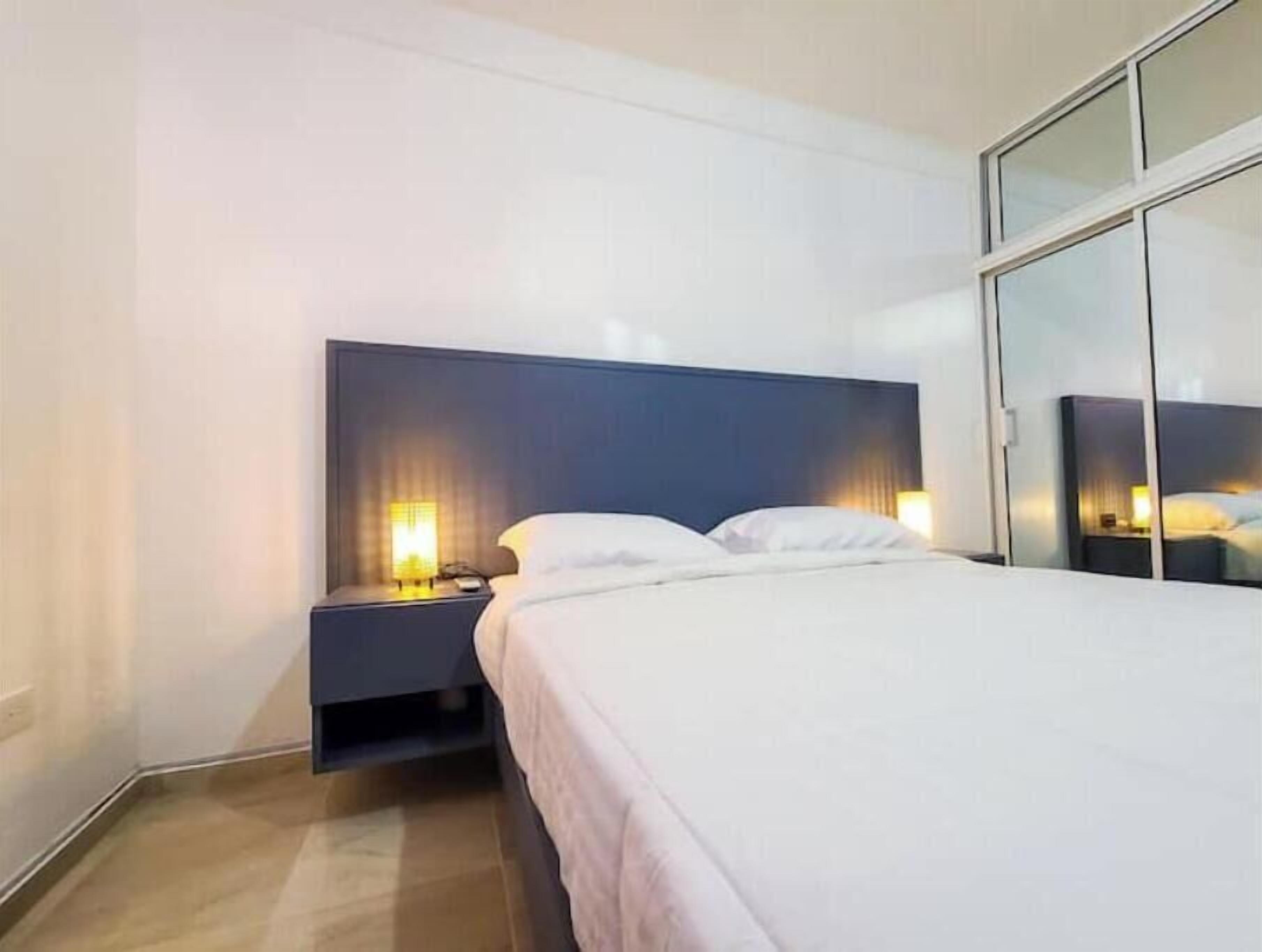 2 habitaciones, tabla de planchar con plancha y wifi gratis 