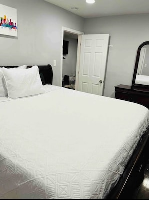 4 chambres, bureau, fer et planche à repasser, accès au Wi-Fi (inclus)