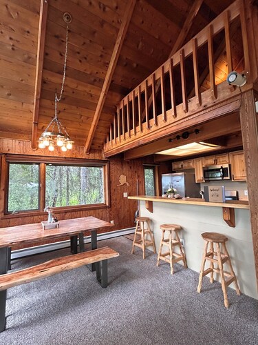 Cozy 4-bedroom lake front house with WiFi between Sterling and Soldotna