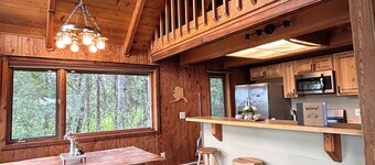 Cozy 4-bedroom lake front house with WiFi between Sterling and Soldotna