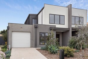 Exterior - Entire townhouse with living and views of You Yangs and Bay up stairs. (Geelong)