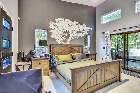 4 bedrooms, in-room safe, desk, iron/ironing board