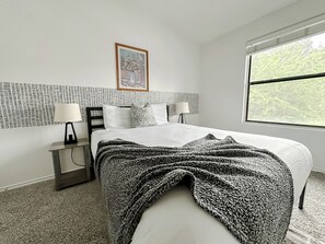 1 soverom, strykejern/-brett, wi-fi (inkludert) og sengetøy