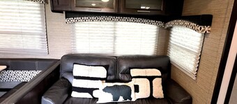 Walk to Oaklawn & Bathhouse Row in Downtown Hot Springs Furnished RV in Resort