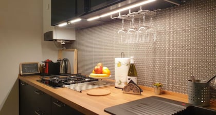Welcoming 3bedroom apartment with WiFi and a kitchen-living in charming L'Aquila