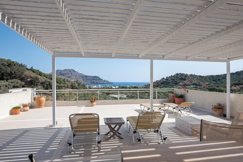 Antonis Apts - Physio Fitness Retreats