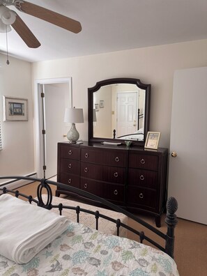 3 bedrooms, desk, iron/ironing board, travel cot