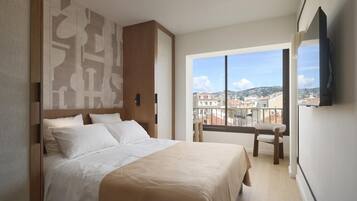 3 slaapkamers, een strijkplank/strijkijzer, reisbedje, gratis wifi